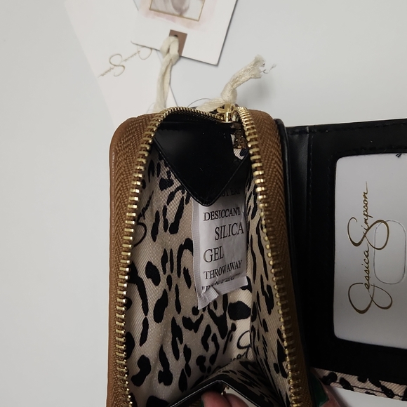 Jessica Simpson wallet - Picture 5 of 5